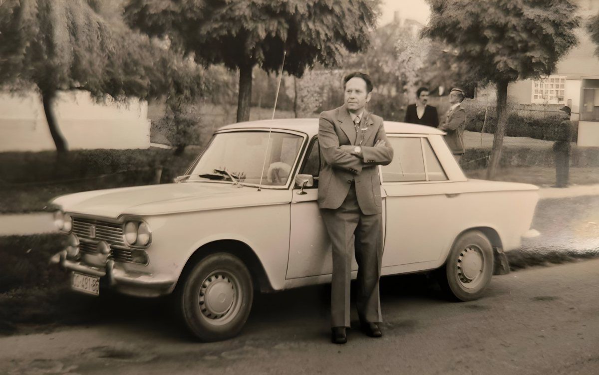 S automobilom uz park