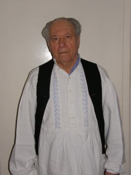 Portret u vezenoj košulji