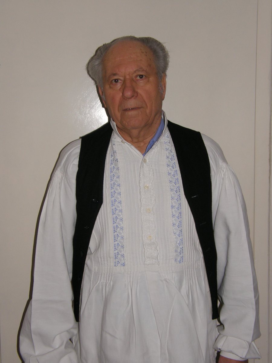 Portret u vezenoj košulji
